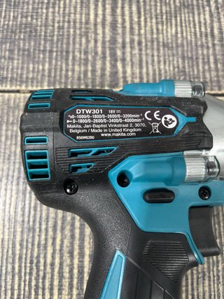 Llave de Impacto Makita DTW301Z BL 18V LXT