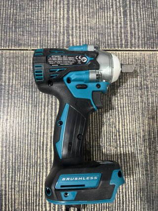 Llave de Impacto Makita DTW301Z BL 18V LXT