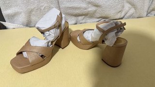 Sandalias UNISA Beige
