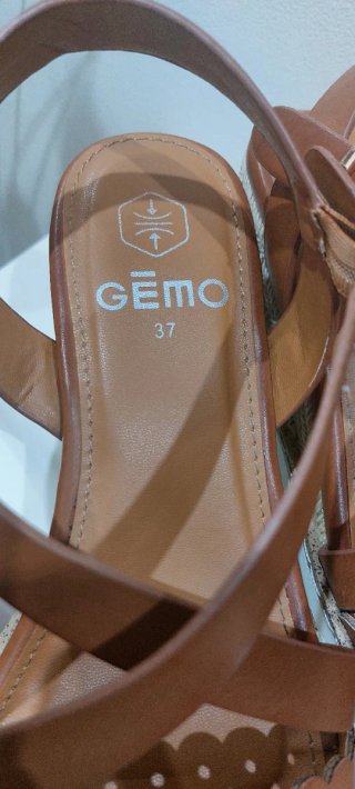 Sandalias marrones de cuña