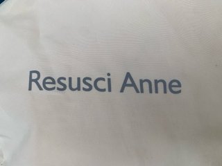 Maniquí RCP Laerdal Resusci Anne