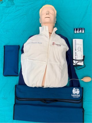 Maniquí RCP Laerdal Resusci Anne