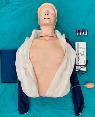 Maniquí RCP Laerdal Resusci Anne
