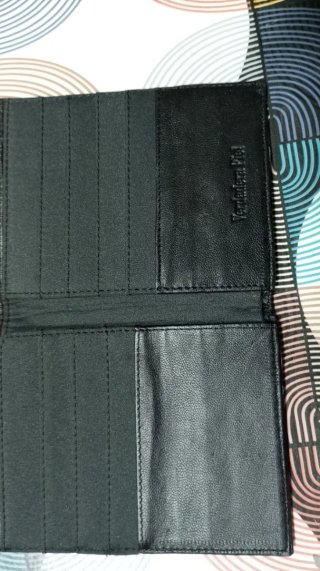 Carteras,varios modelos y un bolso o mariconera