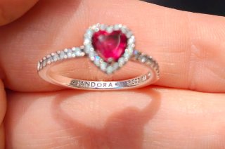 Anillo Pandora Corazón Rojo y Circonitas