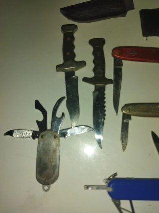 Lote de navajas y cuchillos antiguos