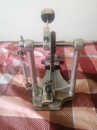 Pedal Bombo Sonor Robusto, potente.