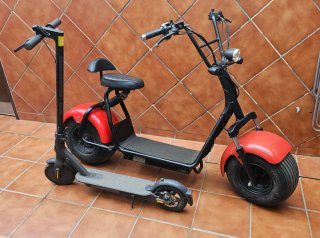 Patinete Eléctrico Rojo y Negro