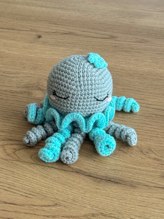 Pulpo crochet sonajero amigurumi
