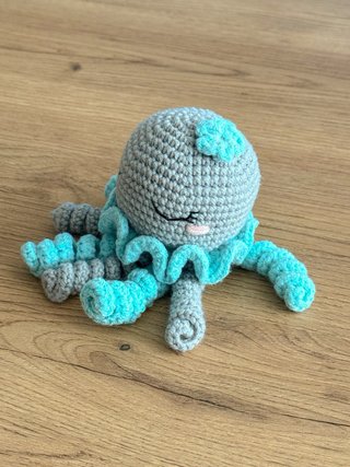 Pulpo crochet sonajero amigurumi