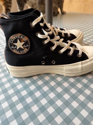 Zapatillas Converse altas negras y blancas