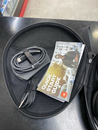 JBL TOUR ONE M3 NEGRO