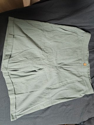 Pantalones cortos verdes de lino
