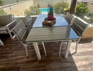 Mesa + 4 Sillas + Sofá Esquinero Exterior