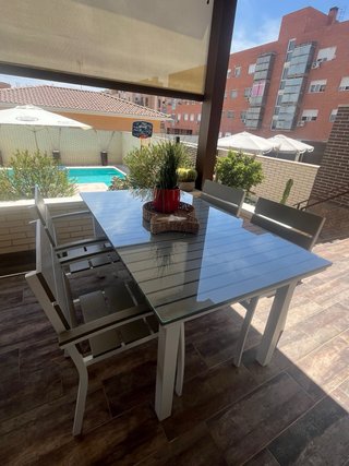 Mesa + 4 Sillas + Sofá Esquinero Exterior