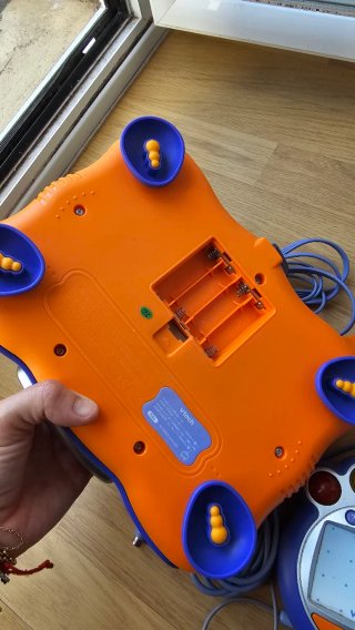 VTech V.Smile + 2 mandos + micro + 8 juegos