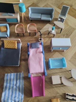 Casa de muñecas y accesorios