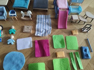 Casa de muñecas y accesorios