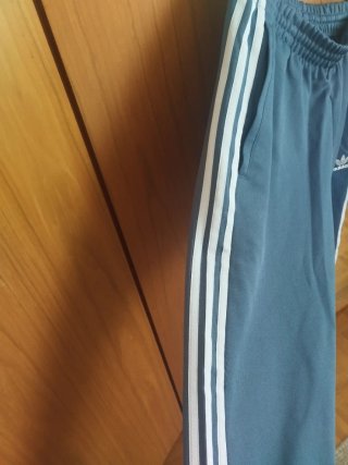 Pantalón Adidas Hombre.