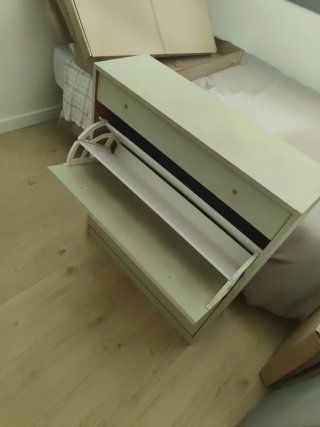 Urge Mudanza Mueble zapatero de madera.