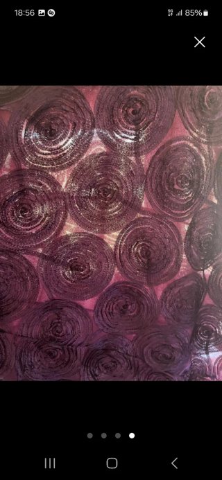 Vestido de fiesta morado con chal