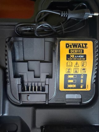 Atornillador de impacto DeWalt DCF815d2 12V
