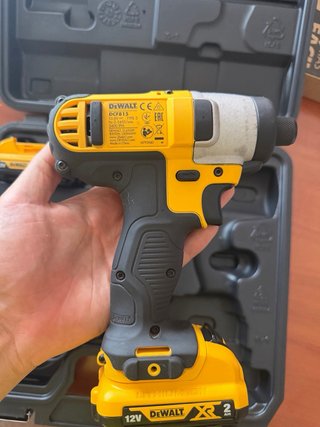 Atornillador de impacto DeWalt DCF815d2 12V
