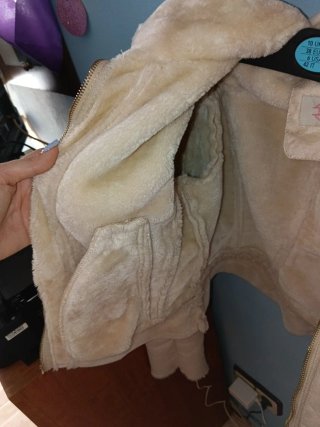 Chaqueta beige con pelitos