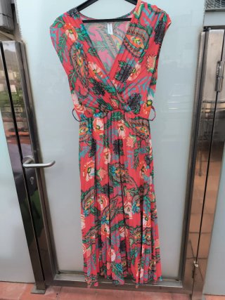 Vestido largo plisado estampado