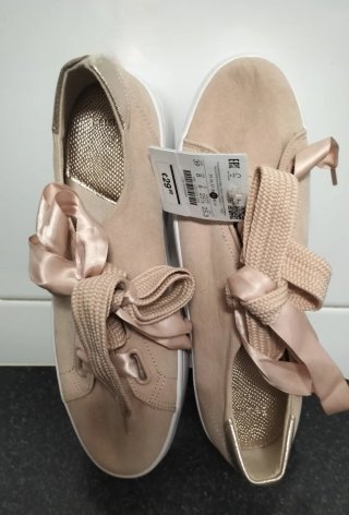 Sandalias Bershka.