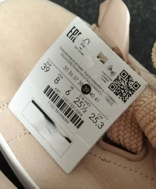 Sandalias Bershka.
