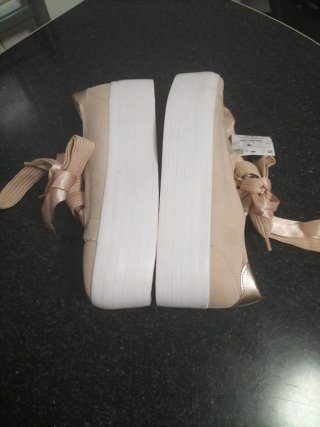 Sandalias Bershka.