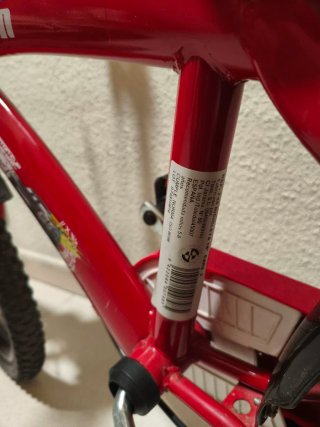 Bicicleta infantil roja