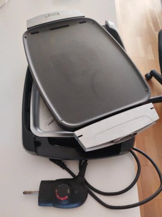 Piastra elettrica per cucina o barbecue