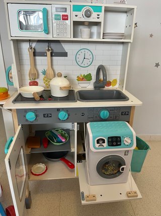 Cocina de juguete con accesorios y sonidos