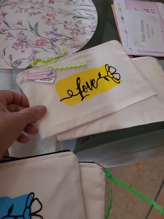 Neceser y Llavero Love La Libélula Purpura