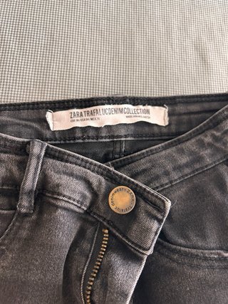 Lote 2 vaqueros Zara y Bershka