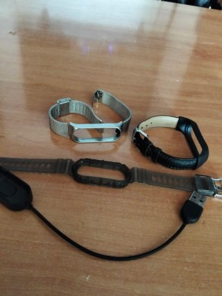 Xiaomi Mi Band + 5 Correas