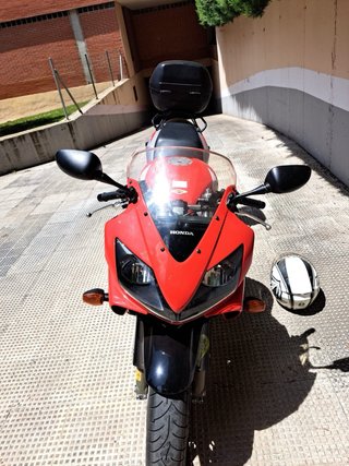 Honda CBR 600 RR Sportbike Roja