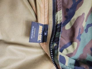 Chubasquero camuflaje woodland