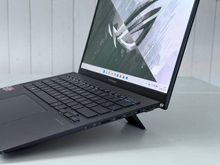 ASUS Zenbook 14 OLED (Ryzen 5 / 16GB / 512GB)