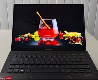 ASUS Zenbook 14 OLED (Ryzen 5 / 16GB / 512GB)