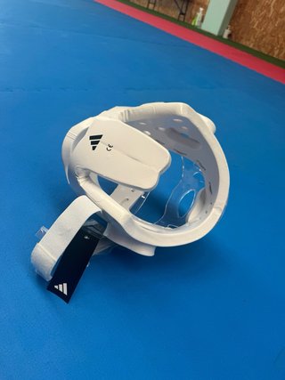 Casco Karate WKF Adidas Blanco