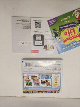 Custodia Tomodachi Life 3DS + volantini