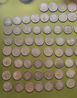 +100 Monedas 2€ Diferentes y conmemorativas.