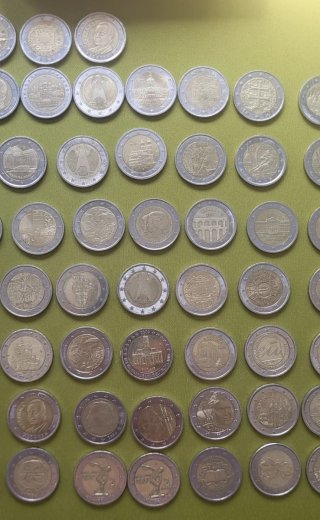 +100 Monedas 2€ Diferentes y conmemorativas.