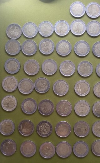 +100 Monedas 2€ Diferentes y conmemorativas.