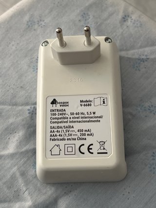 Cargador Pilas Recargables 4 Ranuras