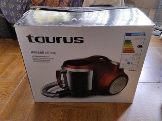 Aspiradora Taurus Megane Active Roja