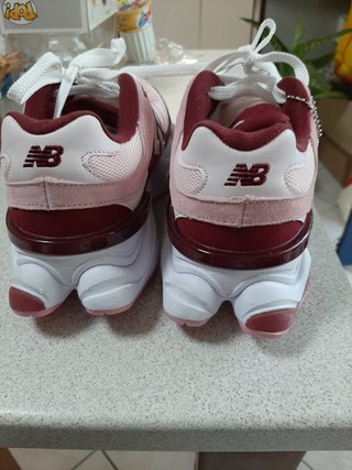 New Balance 9060 Scarpe Rosa/Rosso Tg 41